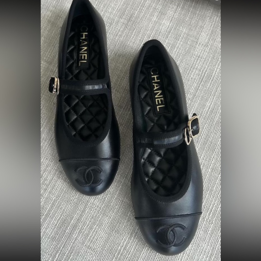 Brand new in box black Chanel Mary Jane’s size 37.5 - Picture 4 of 4